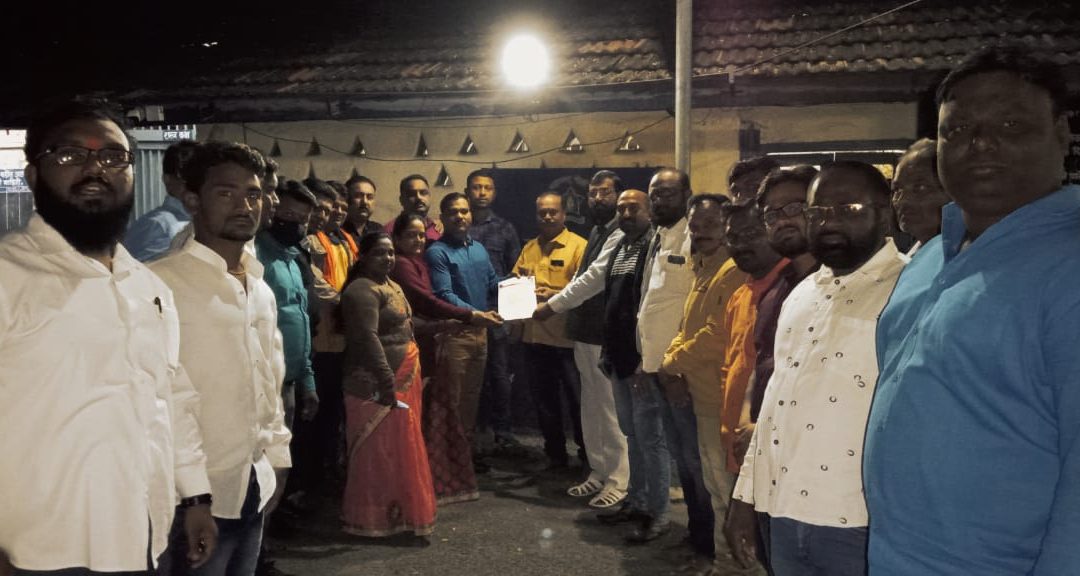 बंगळूर घटनेचा मनमाड शिवसेनेतर्फे जाहीर निषेध !