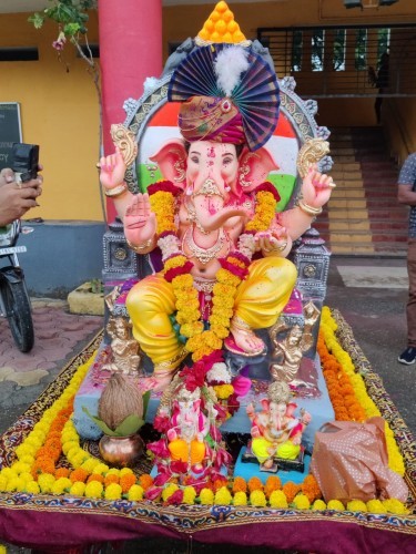 के आर टी शाळेत मोठ्या उत्साहात गणपती बाप्पांचे विसर्जन