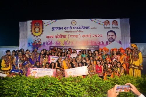 येवल्यात रंगली भव्य दांडीया रास गरबा – कुणाल दराडे फाउंडेशन चा पुढाकार