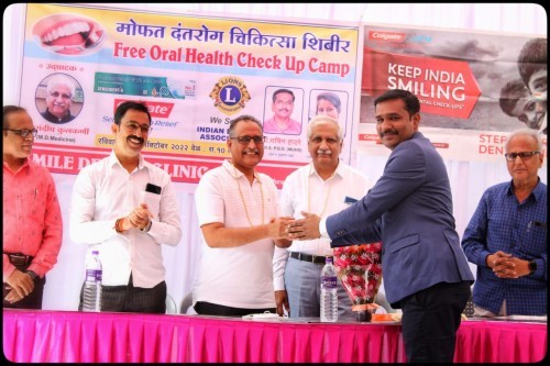 स्माईल डेंटल क्लिनिक चा 15 वा वर्धापन दिन साजरा