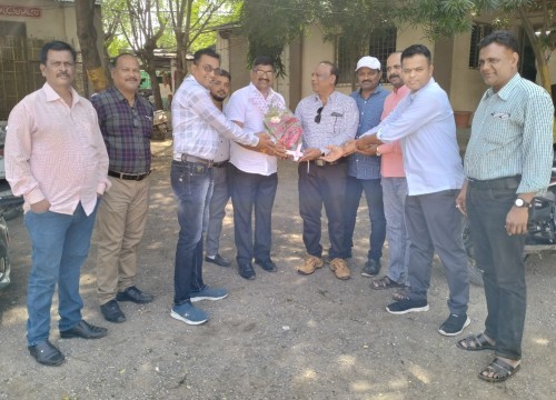 मनमाड क्रिकेट समिती तर्फे संग्राम शिवाजीराव करंजकर सर यांचा मनमाड मध्ये सत्कार