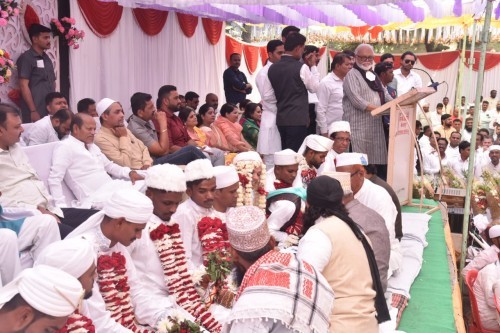 लासलगाव येथे मुस्लिम समाज सामूहिक विवाह सोहळ्यात १७ जोडप्यांचा विवाह – माजी उपमुख्यमंत्री छगन भुजबळ यांची उपस्थिती