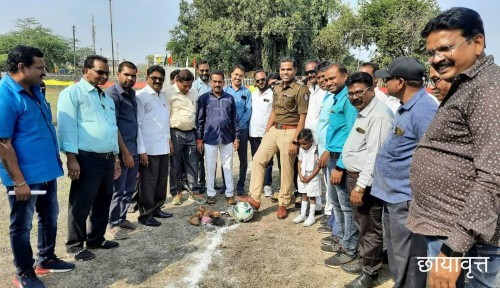 मनमाडला फुटबॉल स्पर्धेचे दिमाखात उद्घाटन