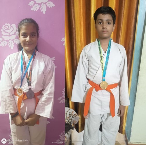 हेमांगी शर्मा आणि सफान फारुकी यांची जिल्हास्तरीय कराटे स्पर्धेसाठी निवड