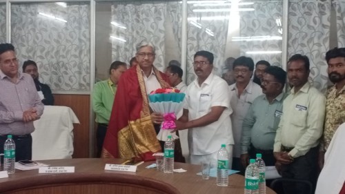 मनमाड रेल्वे कॉलनीत दररोज पाणीपुरवठा करण्याचे लाहोटी यांचे शिष्टमंडळाला आश्वासन