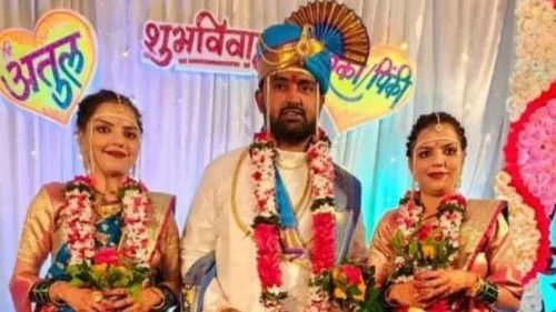 जुळ्या बहिणींशी तरुणाने केलेले लग्न कायदेशीर कचाट्यात – महिला आयोगाने दिले चौकशीचे आदेश