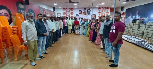 6 डिसेंबर महापरिनिर्वाण दिनानिमित्त शिवसेना मध्यवर्ती संपर्क कार्यालय येथे भारतरत्न डॉ.बाबासाहेब आंबेडकर यांना अभिवादन