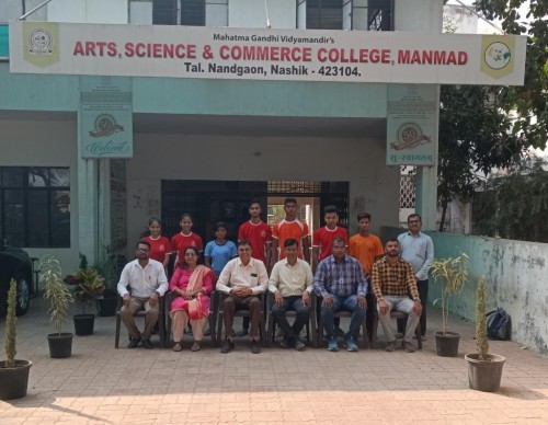 जिल्हास्तरीय आष्टेडू आखाडा स्पर्धेत मनमाड कनिष्ठ महाविद्यालयाच्या खेळाडूंचे यश
