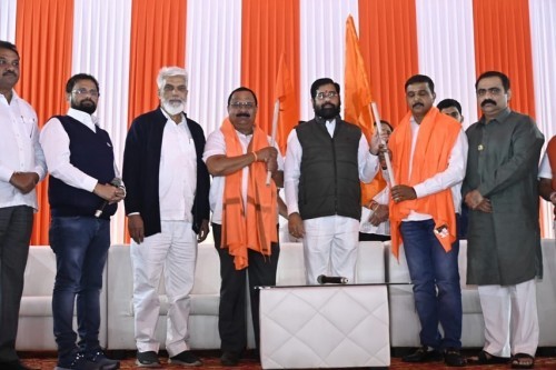 ठाकरे गटाचे नाशिक जिल्हा संपर्कप्रमुख भाऊसाहेब चौधरी बाळासाहेबांच्या शिवसेनेत