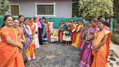 स्वर्गीय मीनाताई ठाकरे यांच्या जयंती निमित्त विविध उपक्रम संपन्न