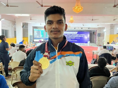 बघा व्हिडिओ – राष्ट्रीय वेटलिफ्टिंग स्पर्धेत साइराज राजेश परदेशी ने पटकावले सुवर्णपदक