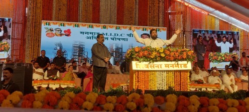 बघा व्हिडिओ – नांदगाव आणि मनमाड साठी निधी कमी पडू देणार नाही – मुख्यमंत्री एकनाथ शिंदे यांनी दिली ग्वाही