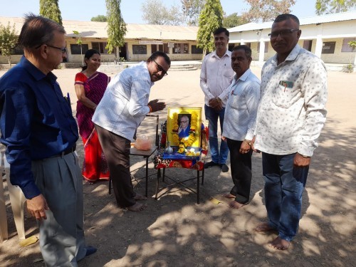 किसान माध्यनिक विद्यालय वखारी येथे मराठी भाषा गौरव दिन साजरा