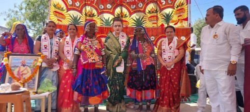 नांदगाव तालुक्यातील विविध तांड्यांवर संत श्री सेवालाल जयंती साजरी – सौ. अंजुम कांदे यांची उपस्थिती
