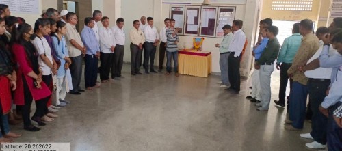 मनमाड महाविद्यालयात संत गाडगे महाराज जयंती निमित्त स्वच्छता अभियान