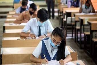 दहावी बारावीच्या परीक्षार्थी विद्यार्थ्यांना परीक्षा केंद्रावर अर्धा तास अगोदर पोहचावे लागणार