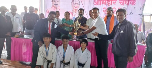मनमाड ला आमदार चषक कराटे स्पर्धा संपन्न