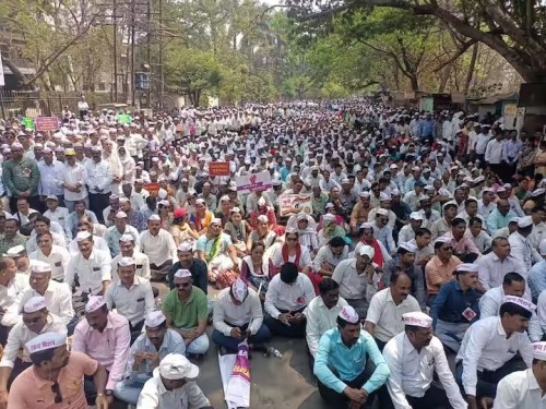 १९ लाख राज्य सरकारी कर्मचारी आज पासून संपावर – जुनी पेन्शन योजना; सरकार कडून ठोस आश्वासन मिळाले नसल्याने संप चिघळणार
