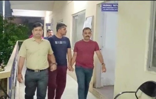 २० लाखाची लाच स्वीकारताना दोघे नाशिक ए सी बी च्या जाळ्यात