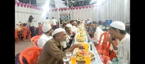 साई यात्री टॅक्सी युनियन च्या वतीने रोजा इफ्तार पार्टी