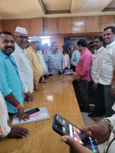 मनमाड बाजार समिती निवडणूक – १८ जागांसाठी १५० उमेदवारी अर्ज दाखल