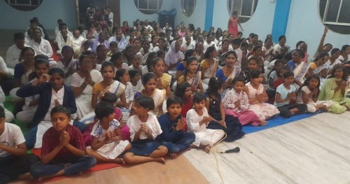 जगाला शांतीचा संदेश देणारे भगवान गौतम बुद्ध यांची जयंती मनमाड शहरातील बुद्धवाडी भागात विविध उपक्रमांनी उत्साहात साजरी करण्यात आली.