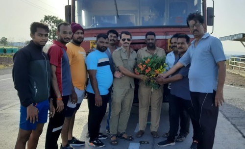 मनमाड येथे गुड मार्निंग ग्रुपच्या वतीने ‘लालपरीचा’ 75 वा वाढदिवस साजरा….