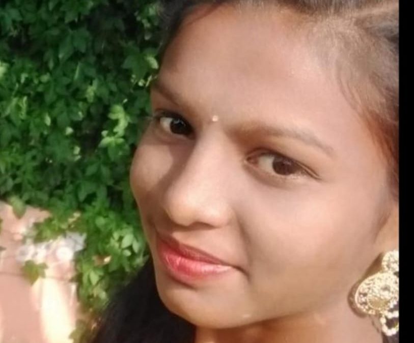 फरशीवरून घसरल्याने युवतीचा मृत्यू