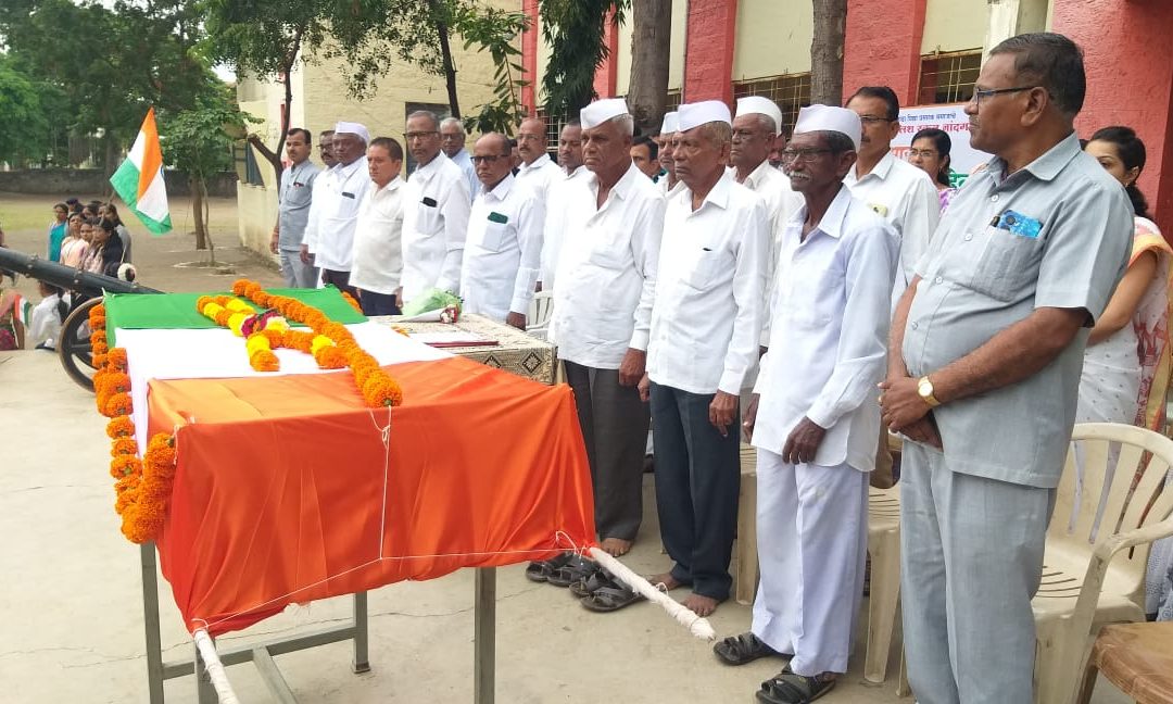 न्यू इंग्लिश स्कूल येथे स्वातंत्र दिन साजरा