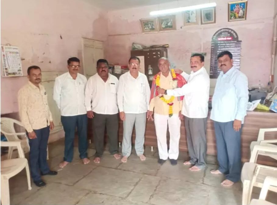 नामको बँकेचे जनसंपर्क संचालक सुभाषभाऊ नहार यांची तालुका मल्टीपर्पज सोसायटीला सदीच्छा भेट