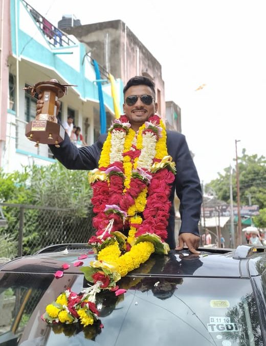 मनमाड पोस्ट खात्यातील पोस्टमन हरिवंश टावरी शिवछत्रपती पुरस्काराने सन्मानित