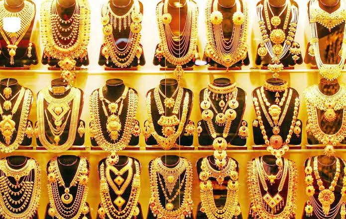 सोने व चांदी चे दर उतरले – हे आहेत आज चे दर
