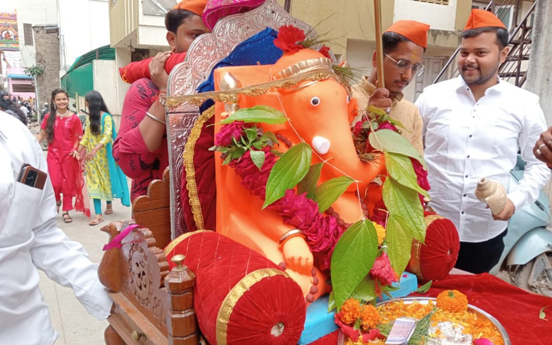 मनमाड शहराचे आराध्य  दैवत प्रथम मानाच्या श्री निलमणीच्या पार्थिव मूर्तीची स्थापना पालखी मिरवणुक पारंपरिक थाटात संपन्न