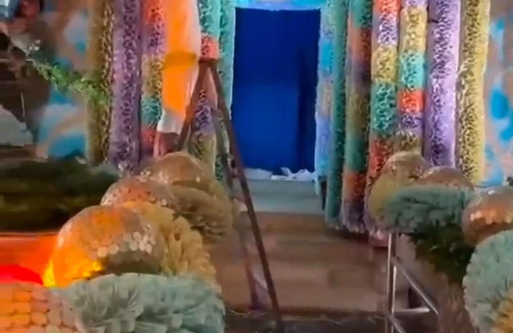 बघा व्हिडिओ – तब्बल अडीच कोटींच्या चलनी नोटांची गणेश मंदिरात आकर्षक सजावट
