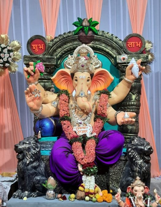 मनमाड शहरात गणेशोत्सवाची धूम
