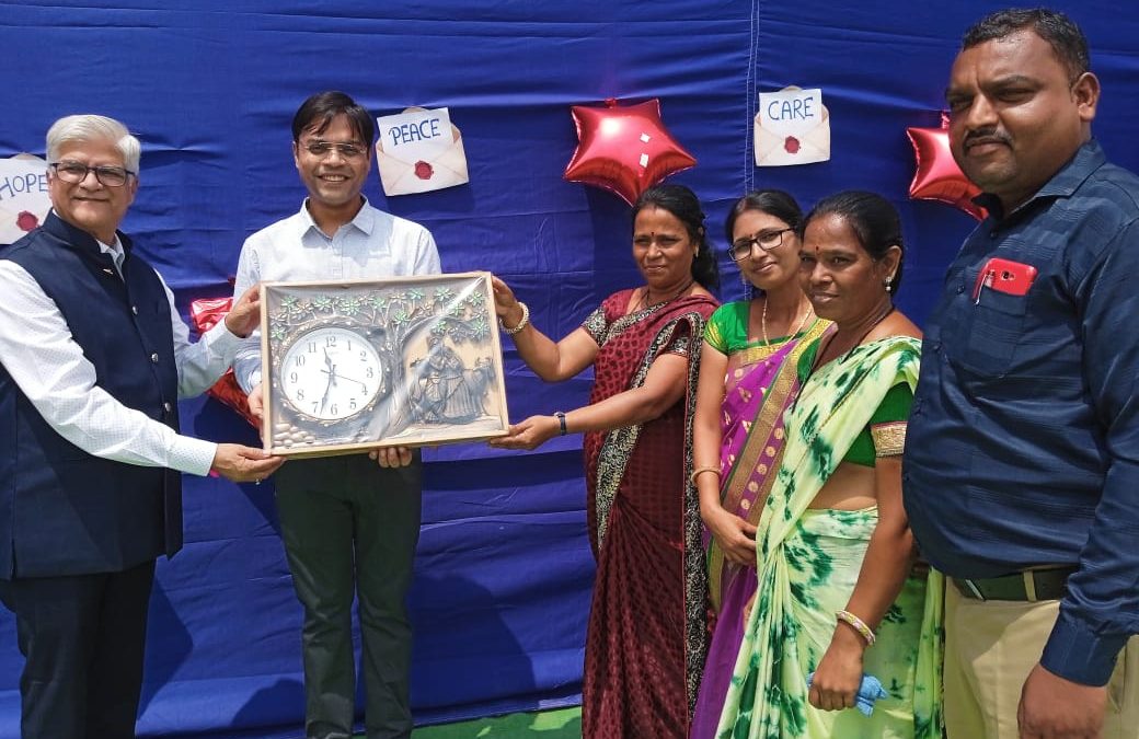 जे.टी.कासलीवाल इंग्लिश मिडीयम स्कूल मध्ये शिक्षकदिन उत्साहात साजरा