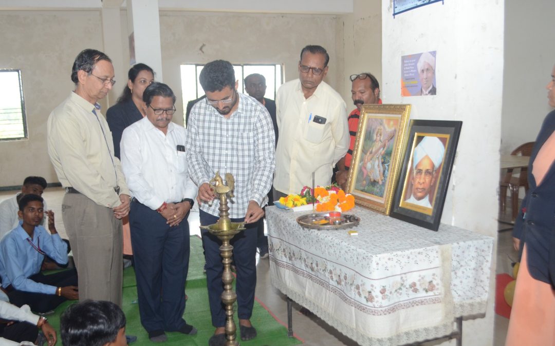 गुरुकुल शिक्षण संस्थेत शिक्षकदिन उत्साहात संपन्न