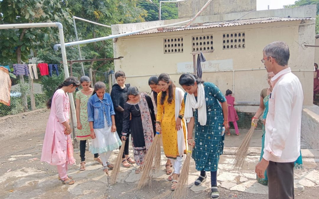 मा.तात्यासाहेब तथा विश्वासराव देवरे कला,वाणिज्य व विज्ञान महाविद्यालय,उमराणे मध्ये विशेष स्वच्छता मोहीम