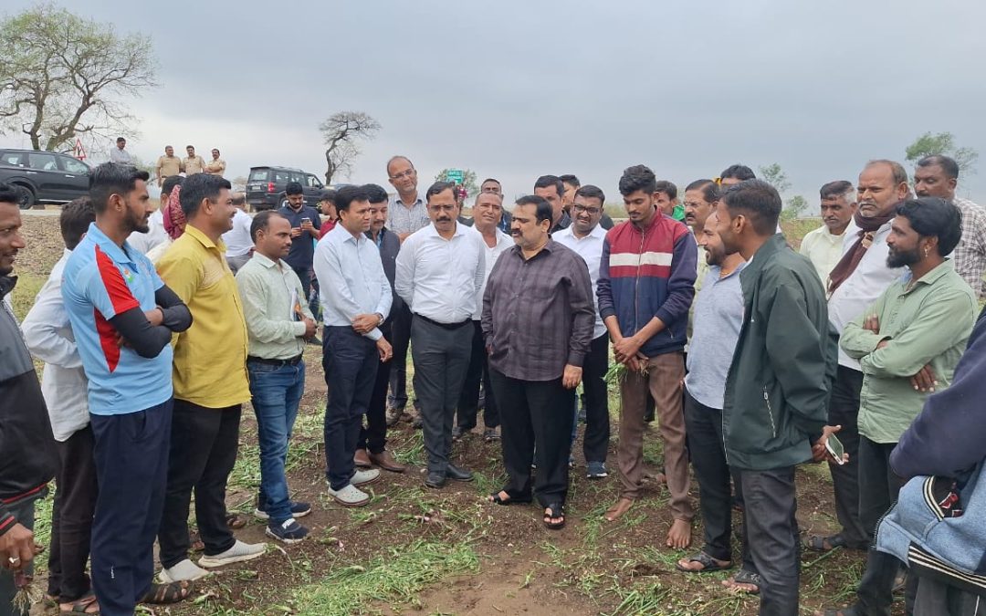 नांदगांव तालुका दुष्काळाने पोळला व गारपिटीने झोडपला यामुळे शेतकरी पुरता कोलमडला