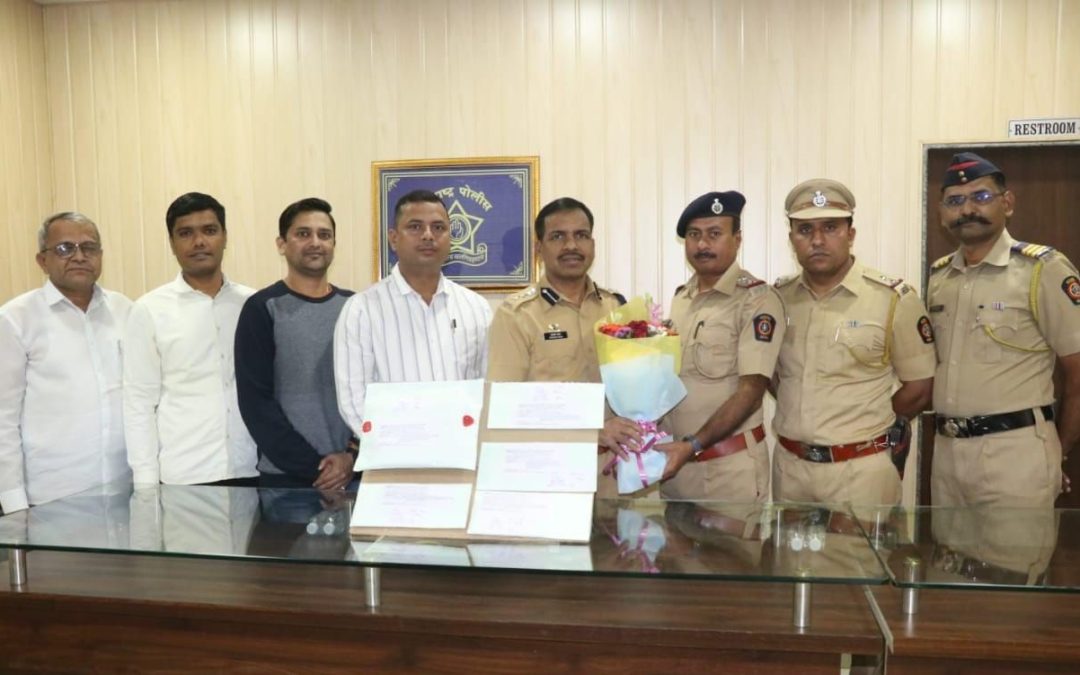 चांदवड-मनमाड रोडवर वाहन अडवून लुटमार करणारे दरोडेखोर जेरबंद फिर्यादीनेच रचला दरोडयाचा कट