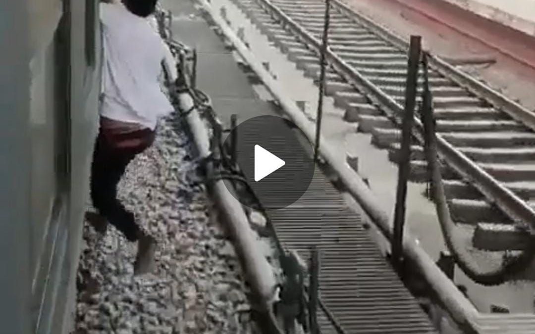 बघा व्हिडिओ – मोबाईल चोराची झाली चांगलीच फजिती
