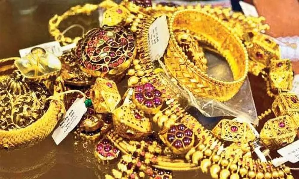 लोकसभा निवडणुकीपूर्वी सूचना शक्य – रेल्वे प्रवाशांनो ५०० ग्राम पेक्षा जास्त सोन्याचे दागिने मिळाल्यास होणार जप्तीची कारवाई?
