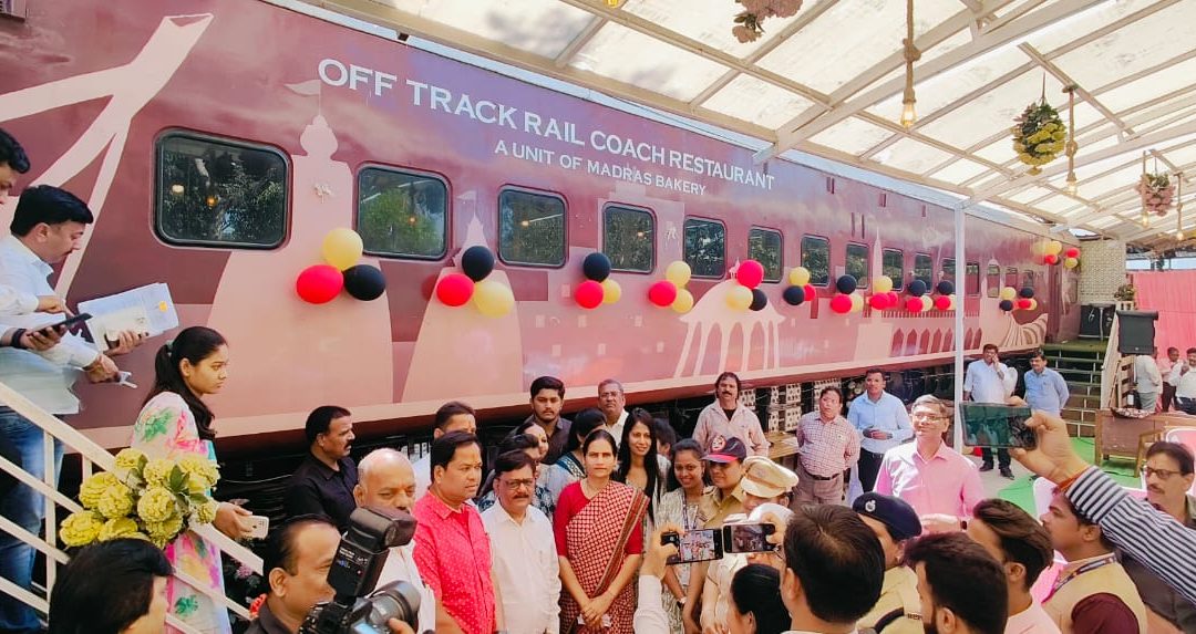 नाशिक रेल्वे स्थानकावर वन स्टेशन वन प्रोडक्ट स्टॉल चे उद्घाटन ; पंतप्रधान मोदींच्या नेतृत्वाखाली भारतीय रेल्वेचा अभूतपूर्व विकास:- डॉ भारती पवार