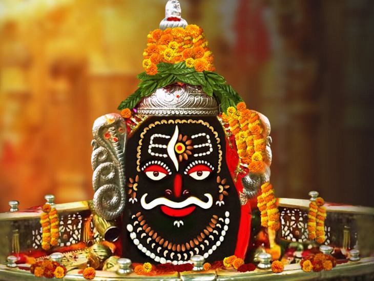 उज्जैन येथील प्रसिध्द महाकाल मंदिरात भस्म आरती दरम्यान आग – सुदैवाने जीवितहानी नाही
