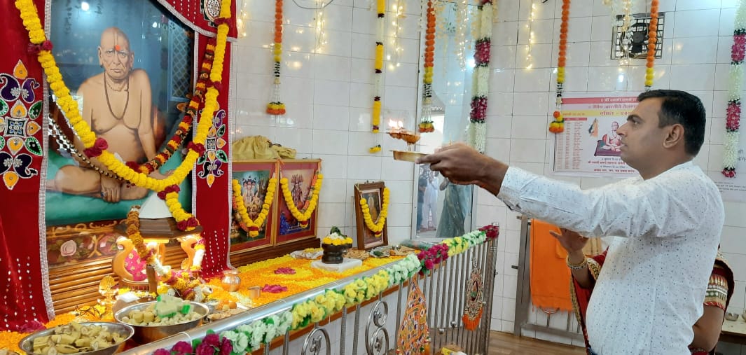 बघा व्हिडिओ-मनमाड शहरात श्री स्वामी समर्थ महाराज प्रगट दिन सोहळा उत्साहात साजरा