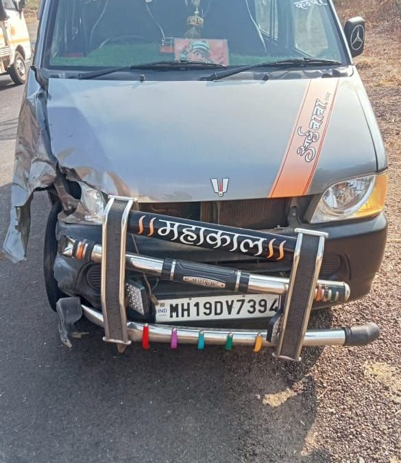 इको गाडी आणि दुचाकीचा अपघात – मनमाड च्या दोन तरुणांचा अपघाती मृत्यू