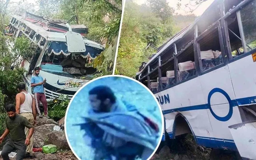 जम्मू-कश्मीरमध्ये भाविकांच्या बसवर दहशतवादी हल्ला, 10 जणांचा मृत्यू