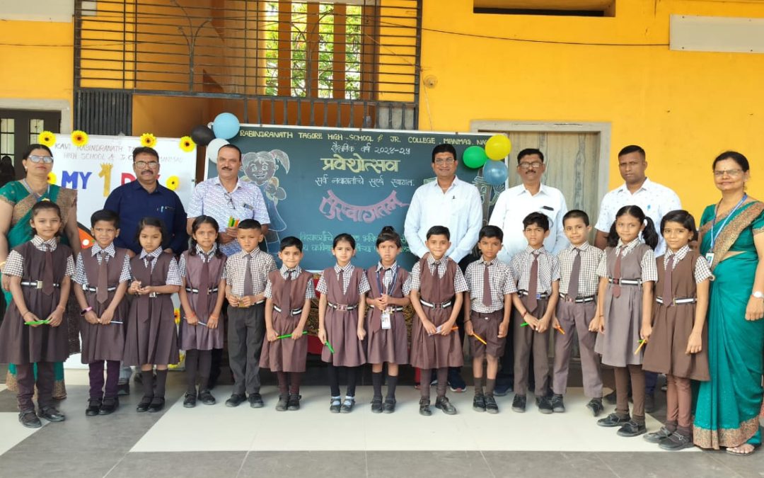 के आर टी शाळेत पहिल्या दिवशी विद्यार्थ्यांचे उत्साहात स्वागत