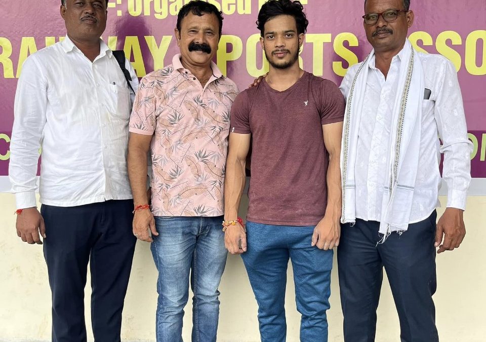 ऑल इंडिया इंटर रेल्वे वेटलिफ्टिंग स्पर्धेत मुकुंद आहेर ने पटकावले सुवर्णपदक