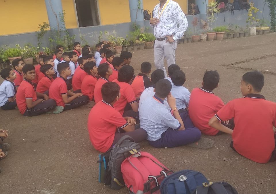 के आर टी हायस्कूलअँड ज्युनिअर कॉलेजमध्ये राष्ट्रीय क्रीडा दिन मेजर ध्यानचंद यांचा जन्मदिवस म्हणून साजरा करण्यात आला.